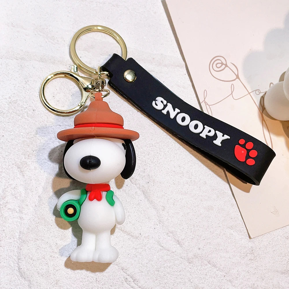 New Snoopy Charlie Keychain Cartoon Car Keychain Cute Bag Pendant Drops Glue Figure Halloween Christmas gifts