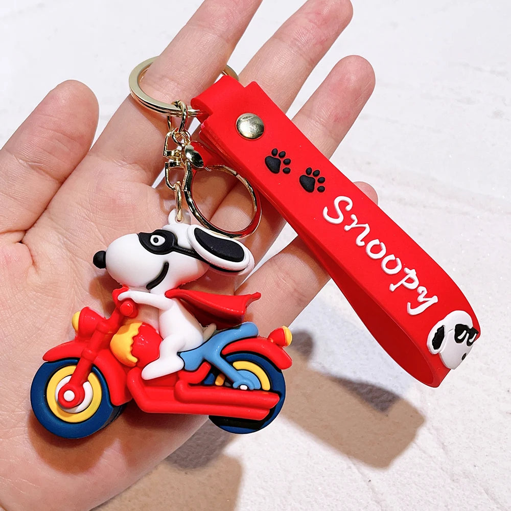 New Snoopy Charlie Keychain Cartoon Car Keychain Cute Bag Pendant Drops Glue Figure Halloween Christmas gifts